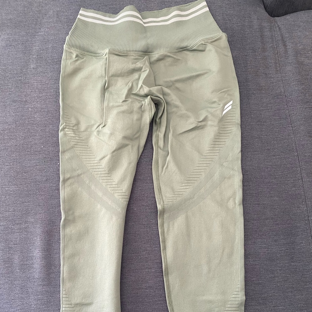 Light green scrunch butt leggings from DoYouEven